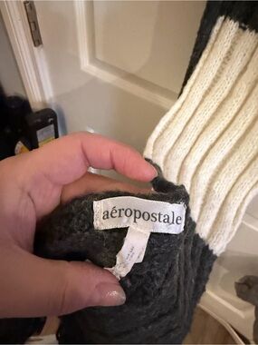 Y2K Aéropostale Two-Tone Knit Scarf